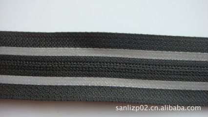 專注拉鏈行業(yè)45年 山東防水拉鏈廠以品質(zhì)鑄就品牌